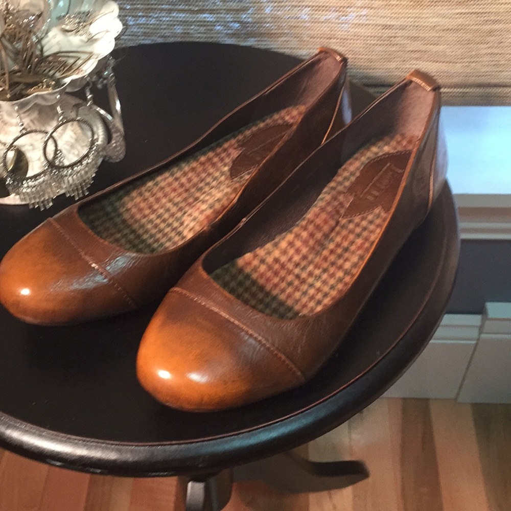 Born 7.5 New Flats. Burnished brown leather.